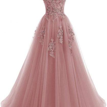Women's Lace Appliques Prom Dresses..