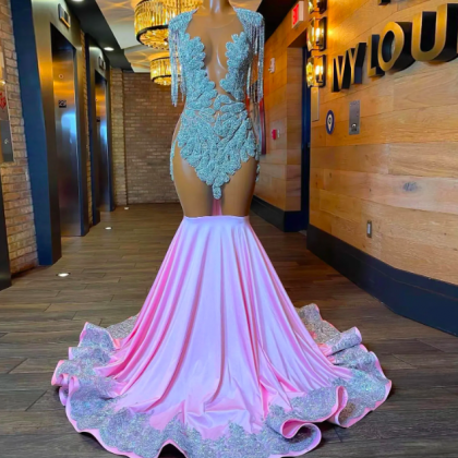 2023 Pink Luxury Prom Dresses For Black Girls..