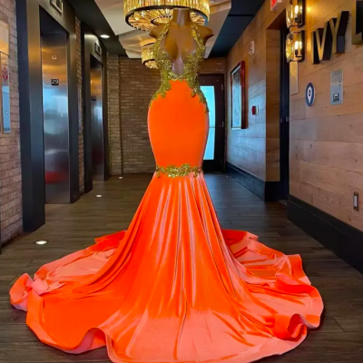 Sexy Orange Velvet Backless Mermaid Prom Dresses 2023 Deep V Neckline Beaded Evening Gowns Appliqued Sweep Train Plus Size Special Occasion Formal Wear