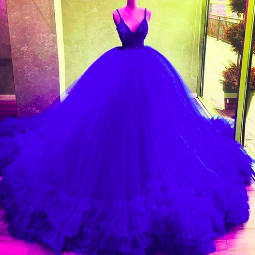 Poofy ball gown outlet prom dresses