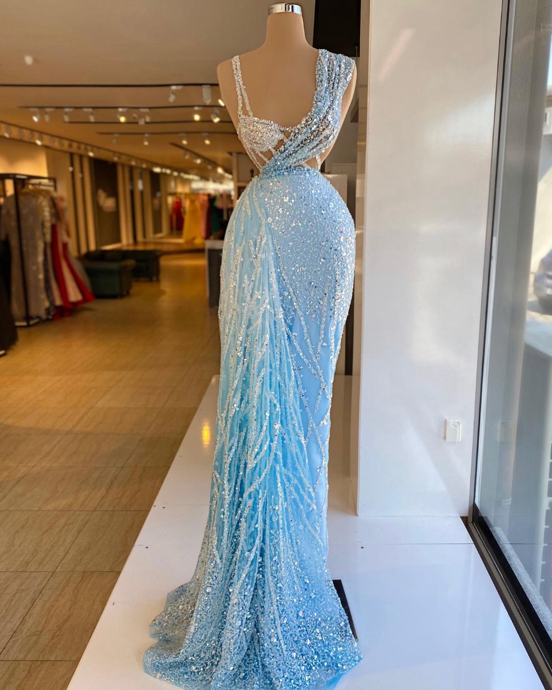 Luxury Sky Blue Evening Dresses Crystals Beaded Sleeveless Mermaid Long Length Tulle Sexy Women Prom Pageant Gowns 2022