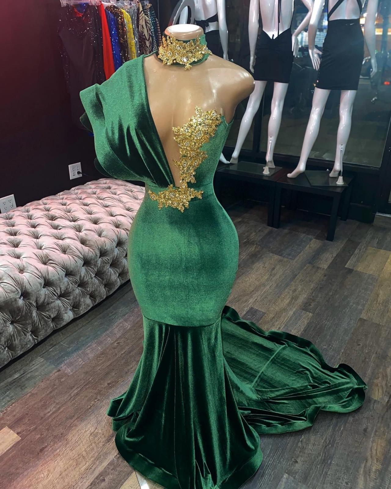 Elegant Green Velvet Mermaid Prom Dresses Robes De Soirée High Neck Lace Appliqued Beaded Evening Gowns Sweep Train Party Dress