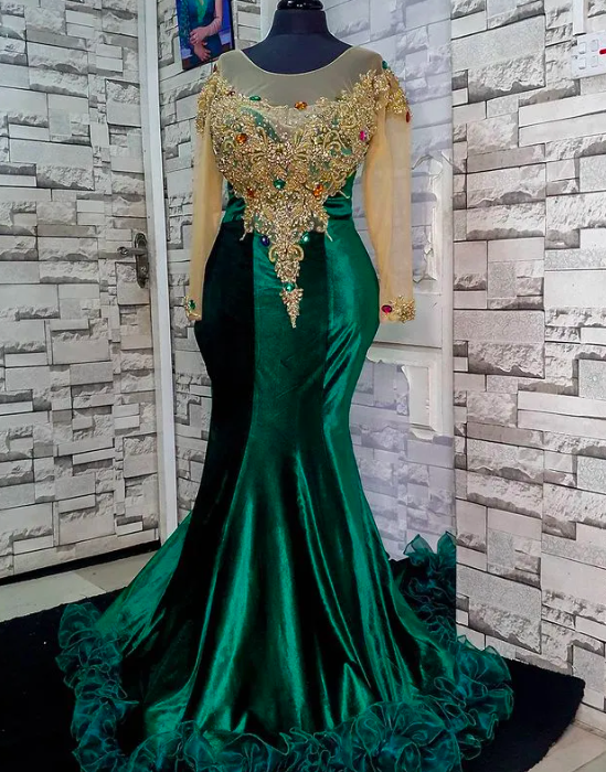2024 Plus Size Arabic Aso Ebi Green Mermaid Velvet Prom Dresses Lace Beaded Crystals Evening Formal Party Second Reception Bridesmaid Gowns Dress