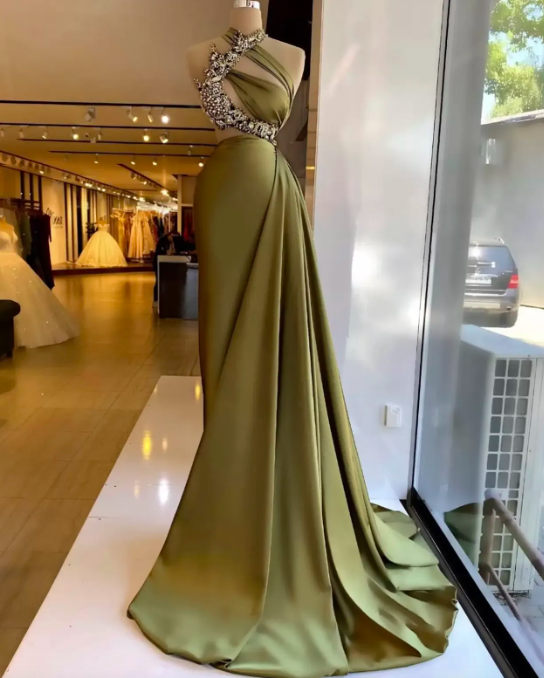 Elegant Green Mermaid Evening Dresses Halter Neck Beaded Crystal Prom Dress With Train Formal Party Gowns Custom Made Robe De Mariee