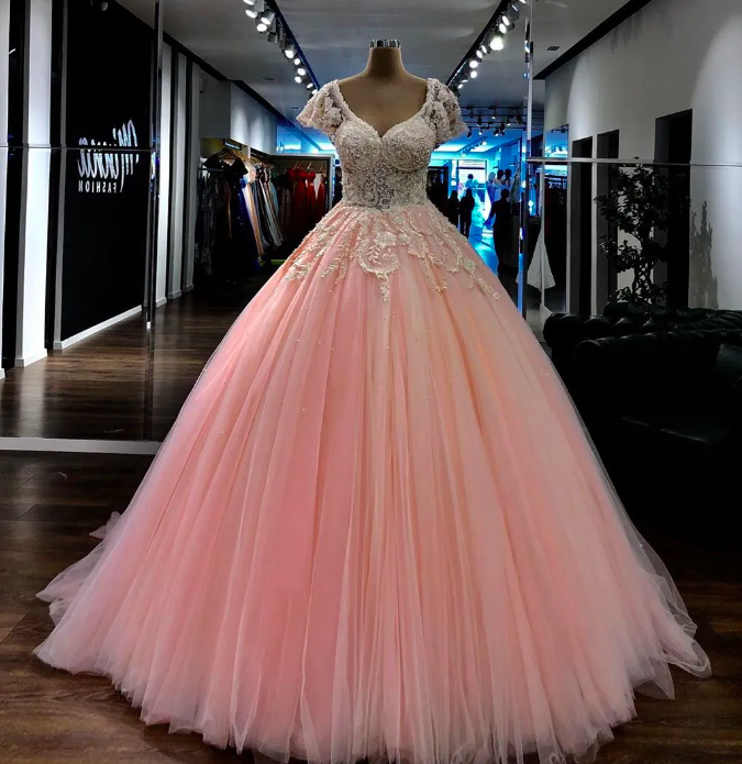 Light Pink Beaded Lace Ball Gown Prom Dresses V Neck Short Sleeves Appliqued Evening Gowns Plus Size Sweep Train Tulle Formal Dress