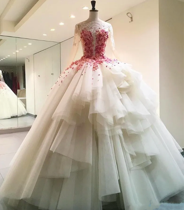 2024 Prom Dresses With 3d Floral Appliques Tiered Floor Length Puff Skirt Ball Gowns Evening Dresses Long Sleeves
