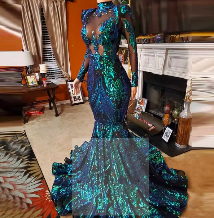 2023 Taffeta Mermaid Prom Dresses Long Sleeve Beaded Ruched