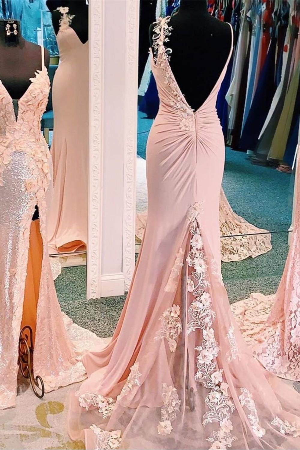 Women's Pink Mermaid Lace Floral Prom Dresses Deep V Neck Spaghetti Straps Tight Evening Dresses 2024