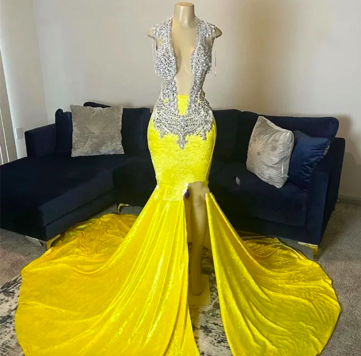 Sparkly Diamonds Long Yellow Prom Dresses Velvet 2024 For Black Girls Beads Crystals Rhinestones Tassels Evening Party Gown