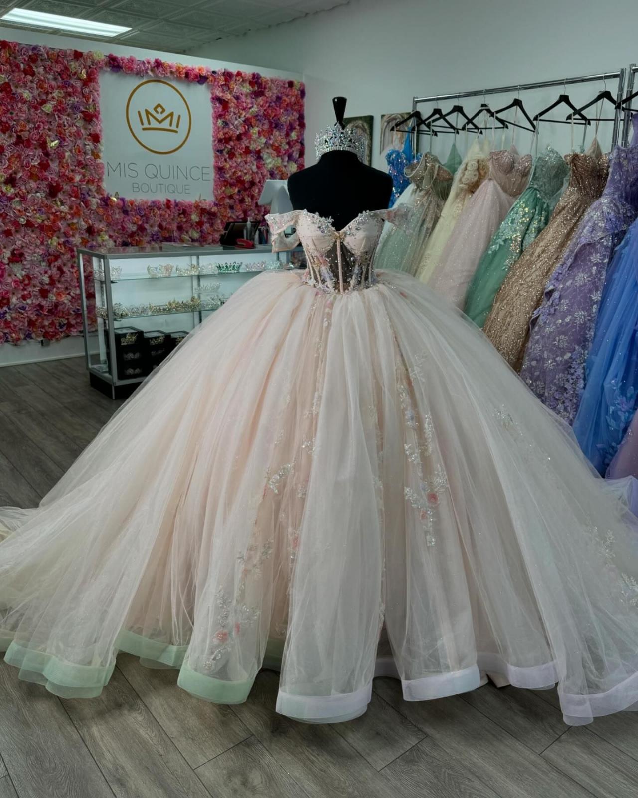 Off The Shoulder Tulle Ball Gown Prom Dresses For Girls 2025 Illusion V Neck Corset Formal Evening Gowns Lace Appliques Beading Quinceanera