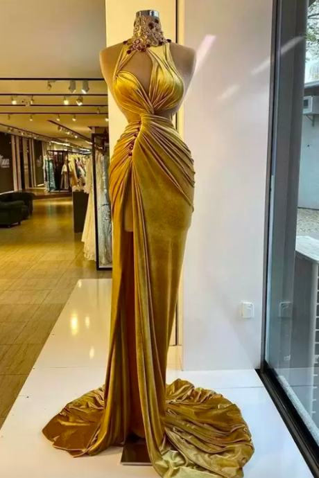 Gold Velvet Prom Dresses Elegant Ruched Long Sweep Train Mermaid Evening Party Gowns Side Slit High Neck Crystals Beading Sleeveless Arabic Robe