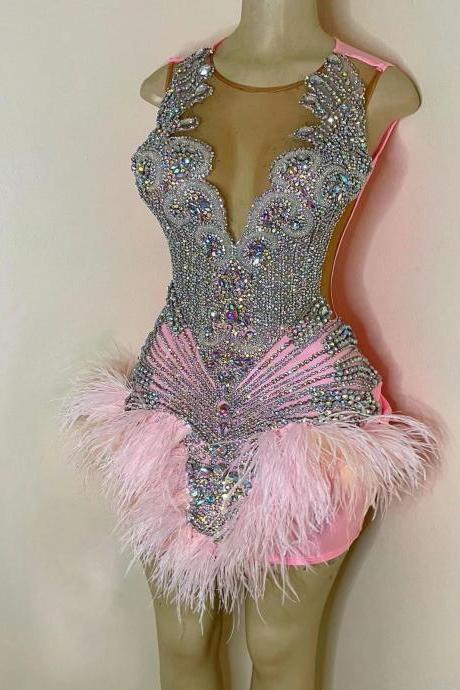 Short Pink Sparky Graduation Dresses For Teens 2025 Sheer Crew Neckline V Neck Feather Short Crystal Prom Dresses Beaded Homecoming Dresses