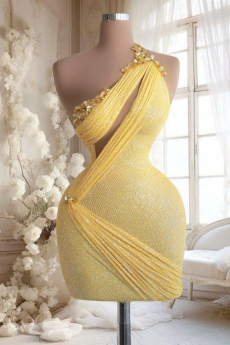 Yellow Sparkly Sequins Short Prom Dresses One Shoulder Pleated Crystal Sheath Mini Homecoming Dresses Pleated Rhinestone Graduation Dresses
